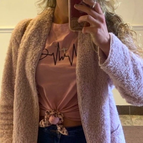 NEW! 100% Cotton Blush Pink Printed Heart EKG Short Sleeve T-Shirt - Picture 6 of 7